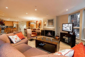 Ski In Ski Out condo with Access to Vail Mountain